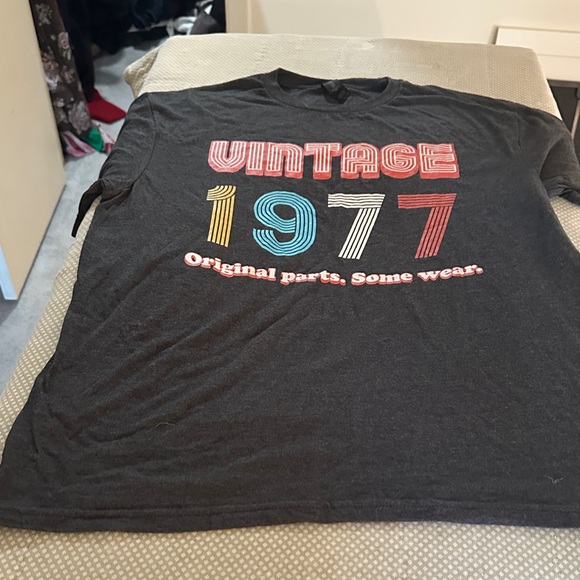 Gildan Vintage 1977 Graphic Tee - Black with Red, Yellow, Blue - Picture 1 of 3